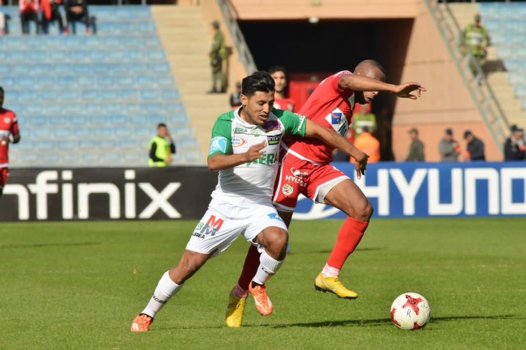 حكم الديربي البيضاوي يحطم الرقم القياسي في قيادة الديربيات