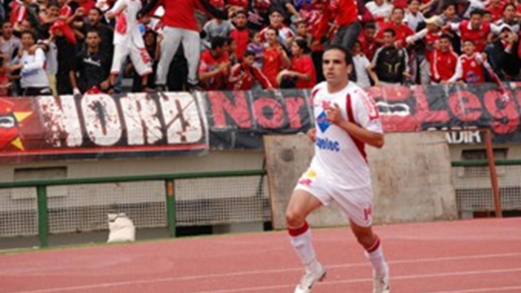 مصطفى بيضوضان يفاجىء أنصار الوداد الرياضي بخصوص حسم البطولة الوطنية المغربية