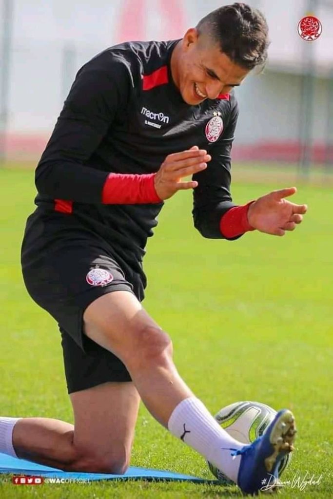 رسميا…الناهيري يوقع لفريق العين السعودي