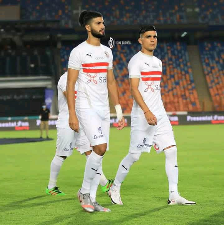 نجم نادي الزمالك أشرف بنشرقي يفاجىء الجماهير بعد التسجيل في مرمى الزنيتي