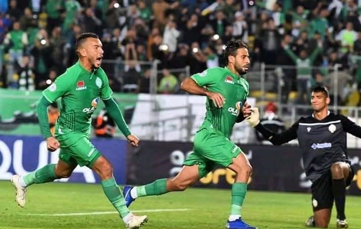 نجم الرجاء الرياضي يقترب من مغادرة النسور الخضر إلى الدوري السعودي