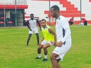 غاموندي يجهز لاعب الوداد الرياضي الجديد لموقعة الأهلي