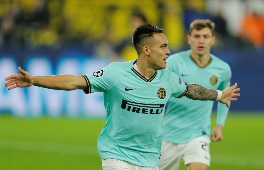 الأرجنتيني لاوتارو مارتينيز مهاجم إنتر ميلان يمدد عقده مع الزرق