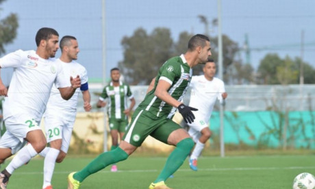 نادي الرجاء الرياضي يحسم صفقة انتقال نجم الدوري المغربي