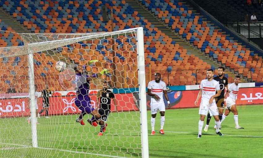 قرار مفاجىء من مدرب الزمالك البرتغالي جايمي باتشيكو يقرب مهاجم الفريق من أحد أبرز الأندية المغربية