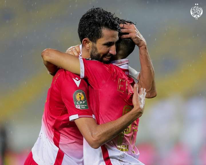 قرار الوداد الرياضي المغربي يضيع خمسة من أبرز لاعبي الفريق الأحمر