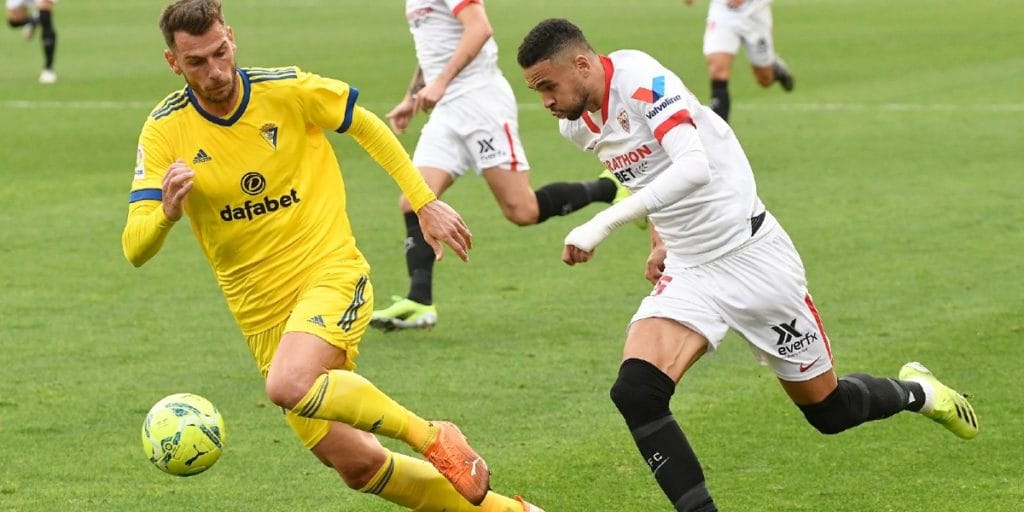 النصيري يتجاوز ميسي متربعًا على عرش الليجا