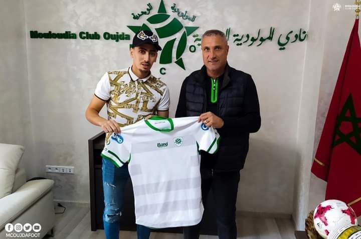 إدارة نادي مولودية وجدة ينجح في التعاقد مع صفقة الجزائري عبدالله المودن