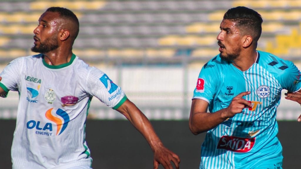 اللاعب عمر العرجون يثير الجدل في الرجاء الرياضي والجمهور يدخل على الخط