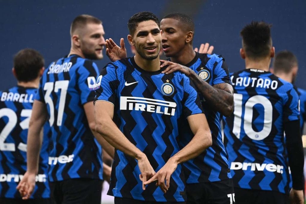 نادي إنتر ميلان الإيطالي يحسم في بيع أشرف حكيمي لنادي آرسنال الإنجليزي