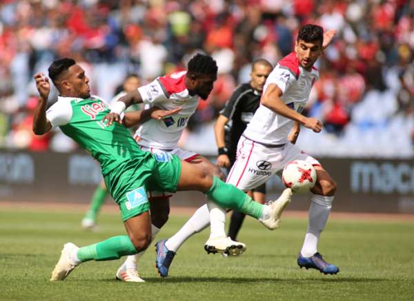 الليبي سند الورفلي مدافع فريق الرجاء الرياضي الليبي سند الورفلي يغادر الرجاء الرياضي ويقترب من التوقيع لأحد أبرز الأندية المغربية