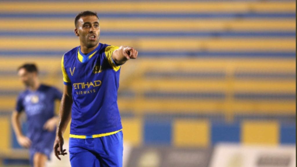 يواجه الرجاء الرياضي..اقتراب مغادرة المغربي عبد الرزاق حمد لله فريقه النصر السعودي