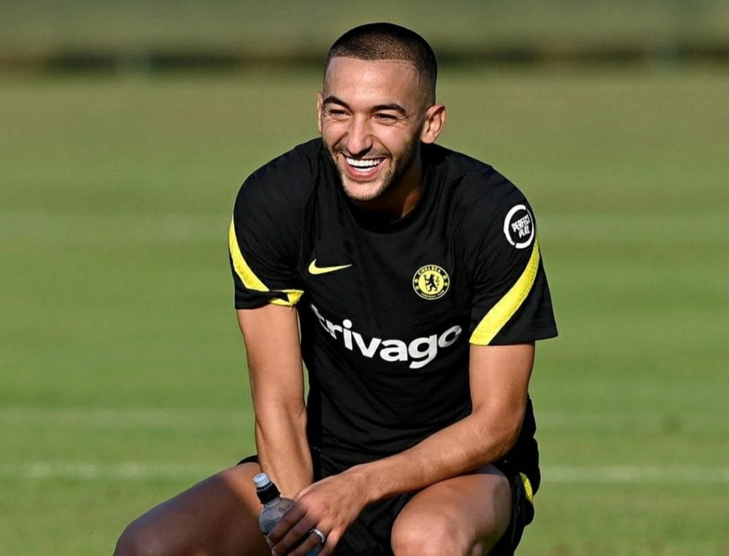 المغربي حكيم زياش لتعويض الرحيل المرتقب للبرازيلي فيليبي كوتينيو.