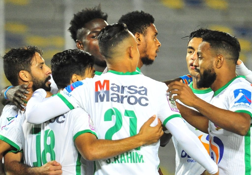 لاعب بارز يفسخ عقده مع الرجاء الرياضي بسبب لسعد الشابي والخليج وجهته