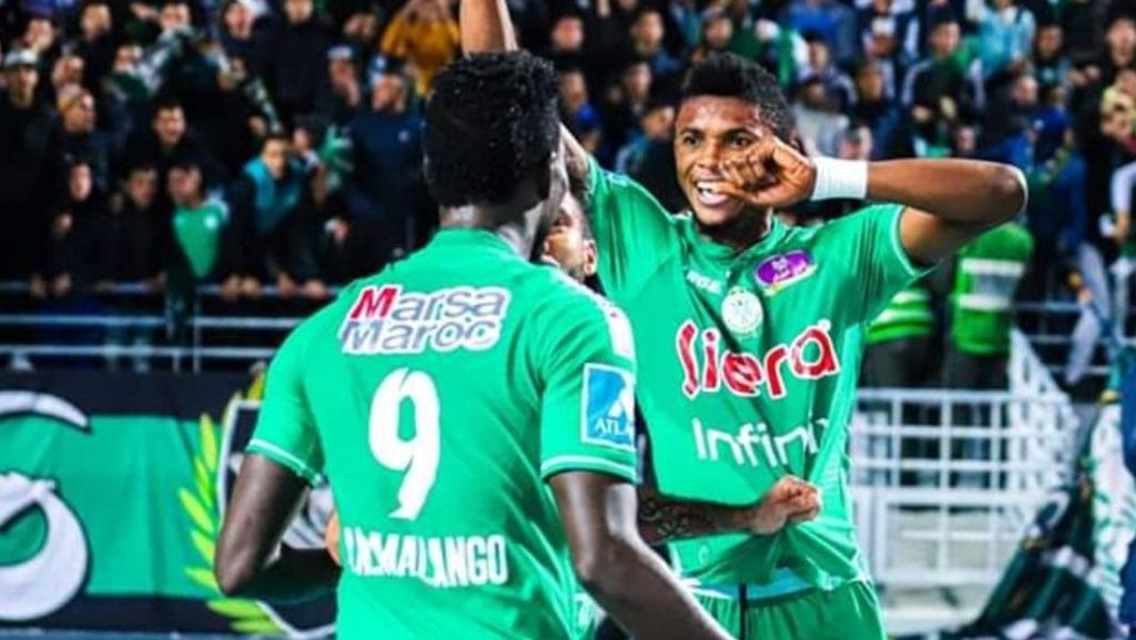 الكونغولي فلوران إيبنغي يفاوض لاعب الرجاء الرياضي لتوقيع لنهضة بركان