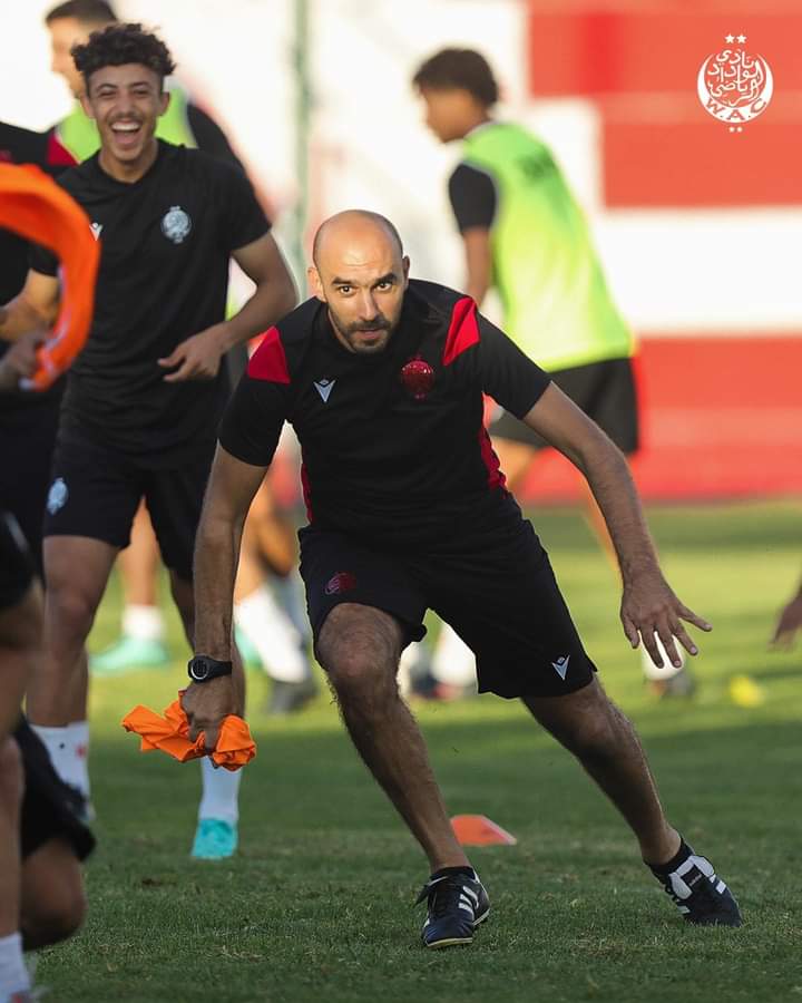 وليد الركراكي مدرب الوداد البيضاوي ينهي الجدل بإعتذار
