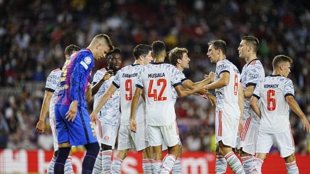 خوان لابورتا رئيس برشلونة يعقد اجتماعًا فوريًا بعد الهزيمة المدوية في مباراة بايرن ميونخ.