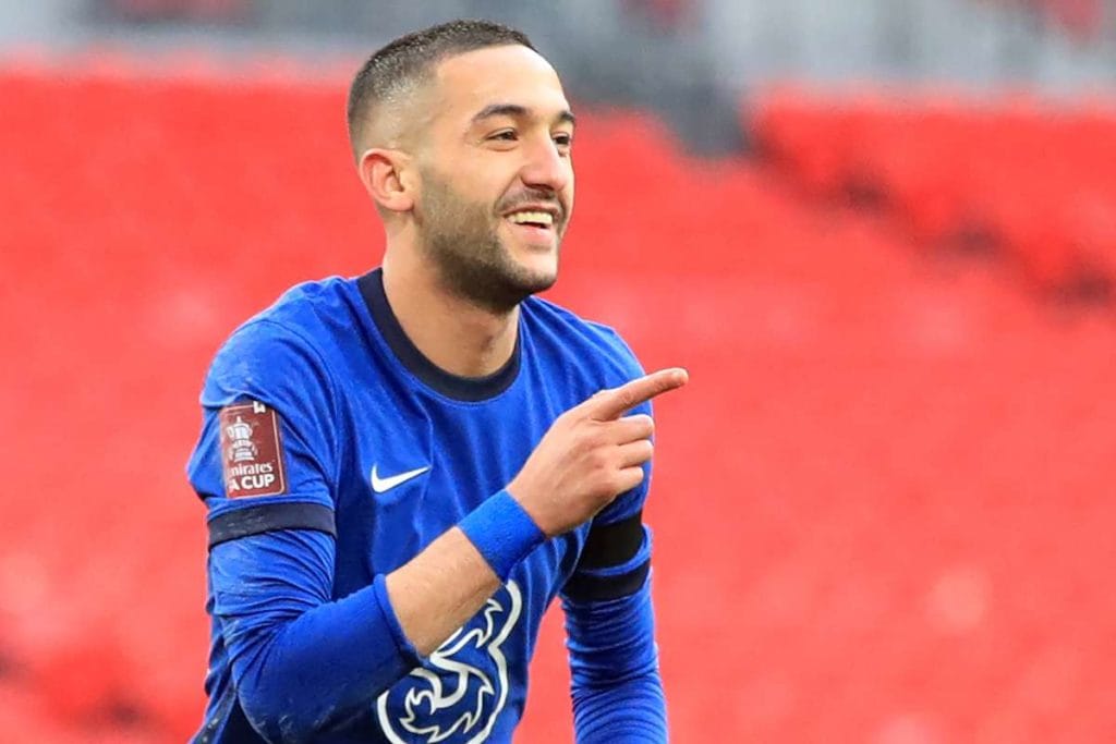 جماهير تشيلسي الإنجليزي تهاجم الدولي المغربي حكيم زياش