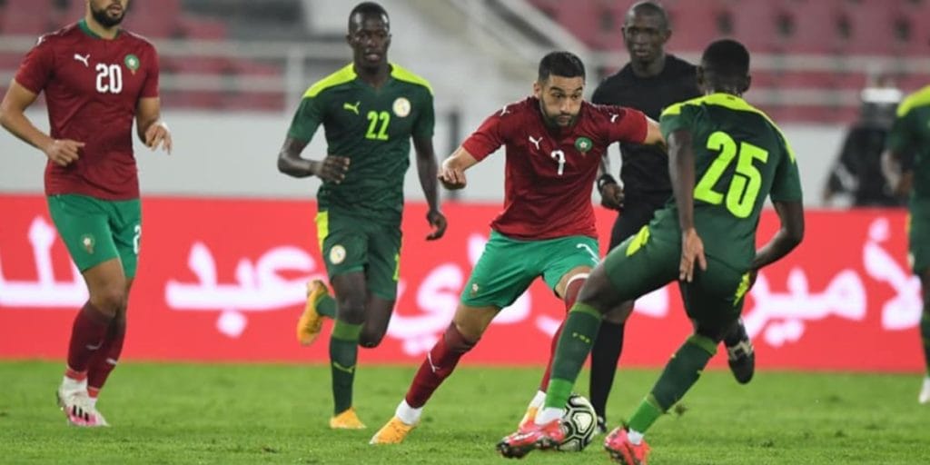 نجم تشيلسي الإنجليزي المغربي حكيم زياش يحسم أمر العودة إلى المنتخب الوطني المغربي