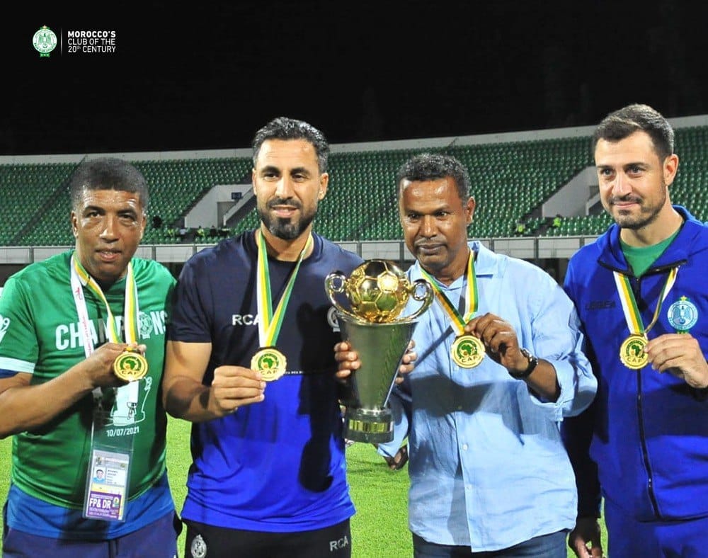 مفاوضات الرجاء الرياضي مع مدرب برتغالي شهير والإسباني خوان كارلوس غاريدو لخلافة التونسي لسعد الشابي