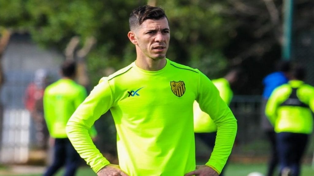 المهاجم أيوب لكحل لاعب فريق المغرب الفاسي يقرر فسخ عقده مع الفريق