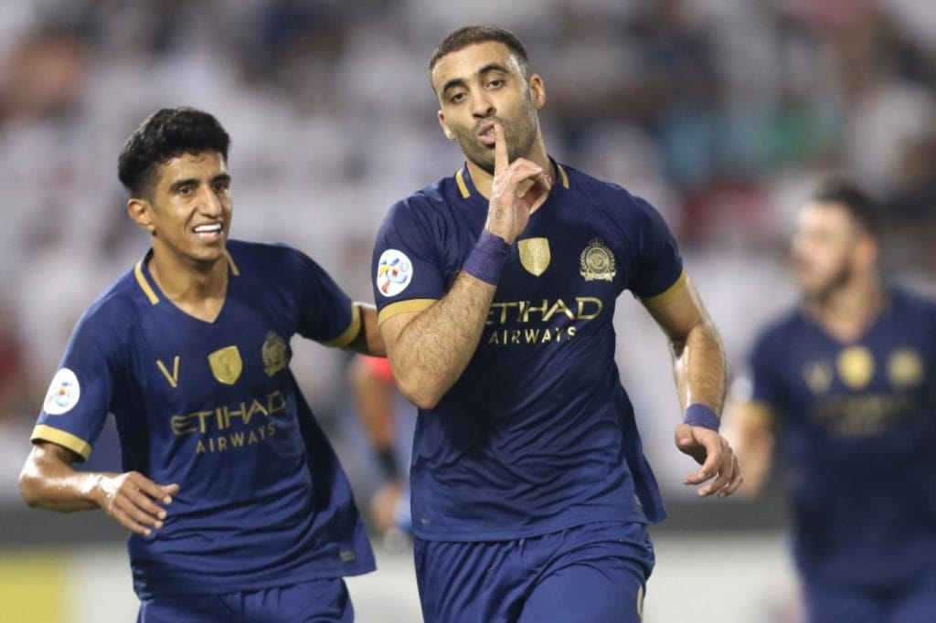 إدارة النصر السعودي تمهل اللاعب المغربي حمد الله مدة 4 أيام من أجل أداء 20 مليون أورو