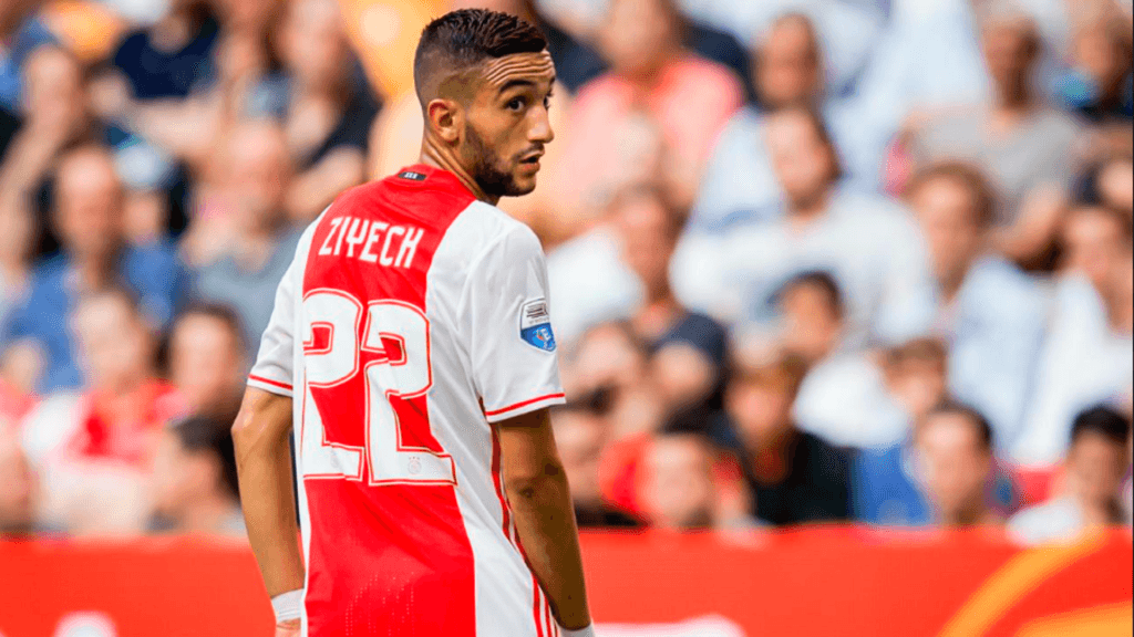 عودة المغربي حكيم زياش إلى نادي أياكس أمستردام الهولندي تثير الجدل