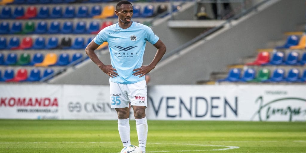 نادي الرجاء الرياضي يقترب من التعاقد  مع الفرنسي-الكونغولي جوردان نكولولو