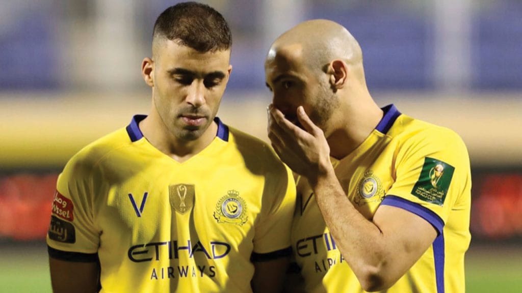 أندية أوروبية تتحرك لضم المهاجم المغربي عبد الرزاق حمد الله