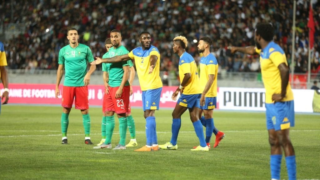 لاعبو المنتخب الغابوني يرفضون السفر إلى الكاميرون والاتحاد الغابوني في ورطة