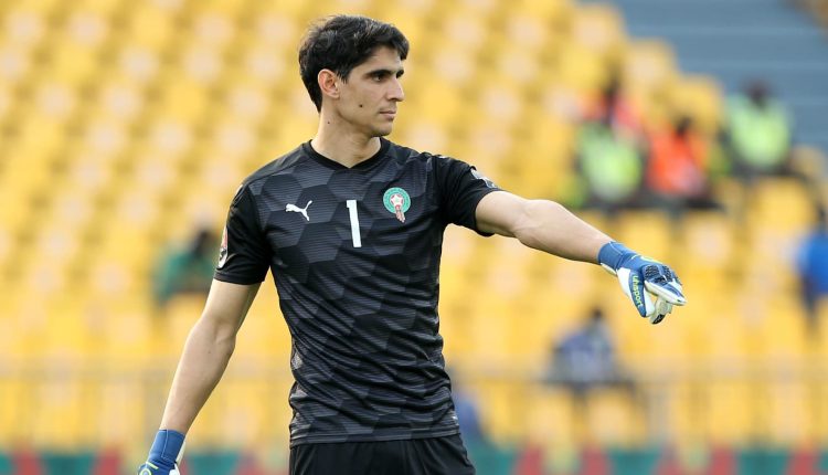 بات الدولي المغربي ياسين بونو، حارس مرمى إشبيلية الإسباني مرشحا للانتقال إلى الدوري الإنجليزي خلال الميركاتو الصيفي القادم. الدولي المغربي ياسين بونو حارس مرمى إشبيلية الإسباني إلى الدوري الإنجليزي