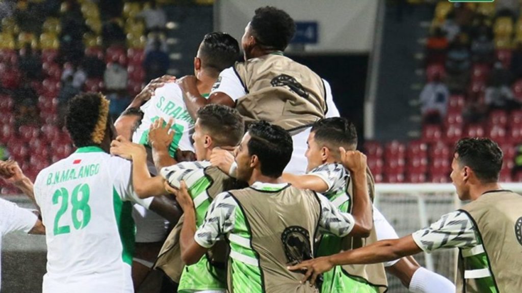 الركراكي يرشح الرجاء للتتويج بلقب الدوري المغربي