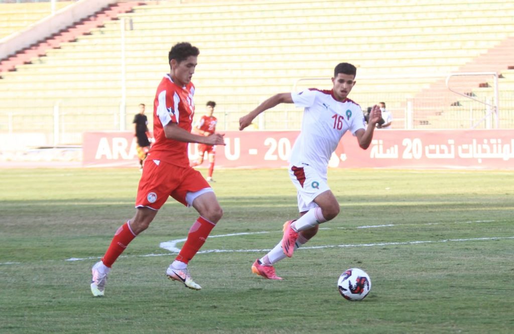 مهاجم نادي جينك البلجيكي يفضل المنتخب المغربي على البلجيكي