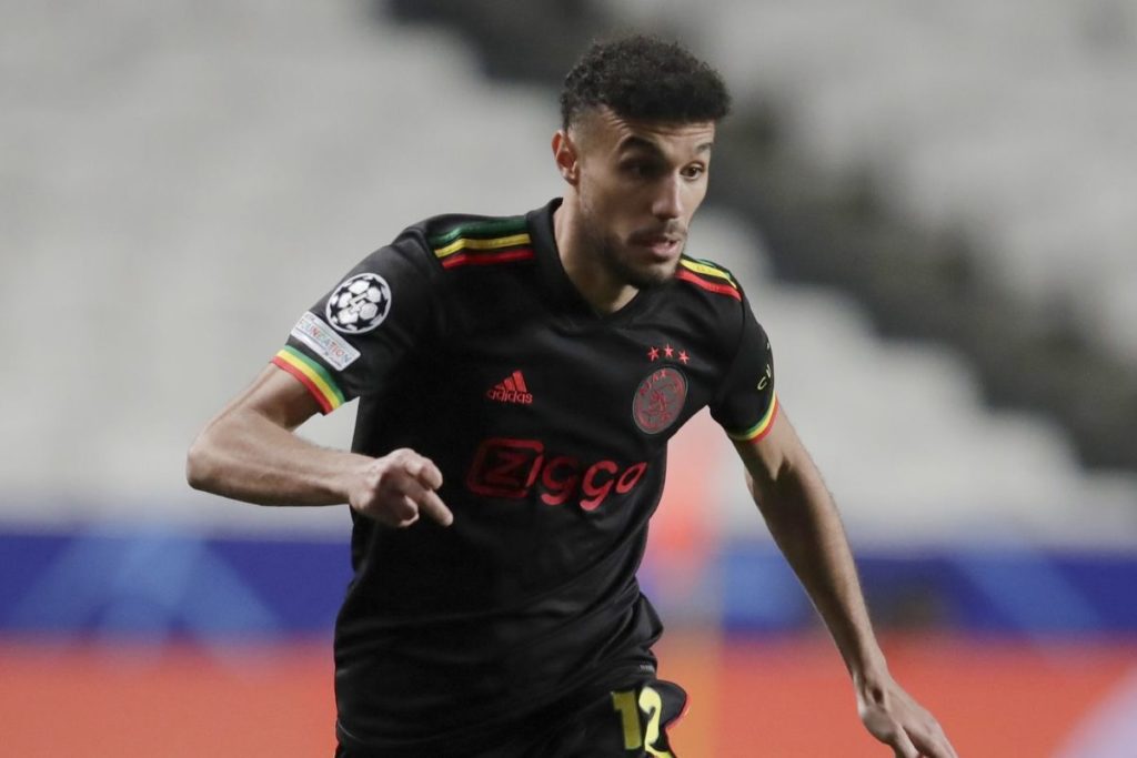 المغربي نصير مزراوي الظهير الأيمن لأياكس إلى الدوري الإيطالي