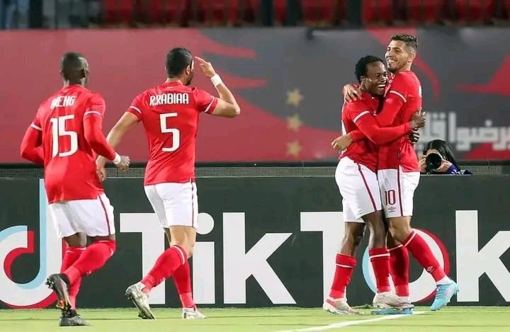 الأهلي المصري يضع قدما في اللقاء النهائي لدوري أبطال أفريقيا بفوز عريض على وفاق سطيف الجزائري
