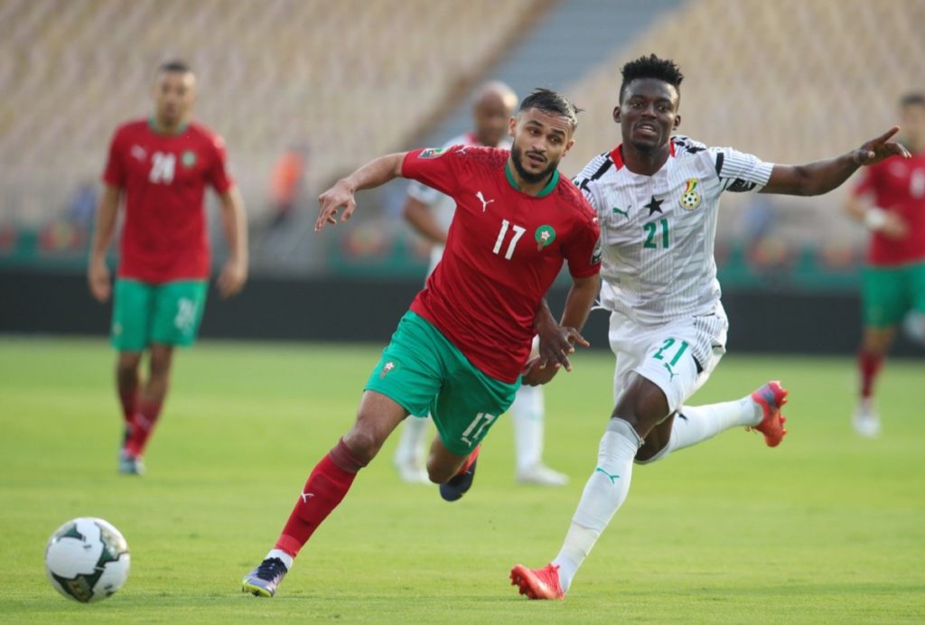 الدوليان المغربيان سفيان بوفال لاعب أنجيه الفرنسي وريان مايي، لاعب فيرينسيفاروس الهنغاري خارج لائحة أسود الأطلس