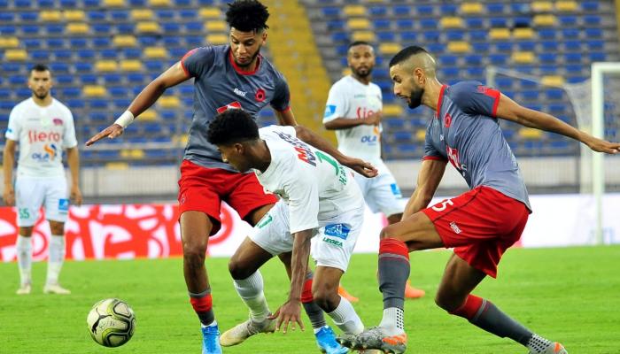 رئيس نادي الرجاء الرياضي عزيز البدراوي يصدم الجماهير ويكشف ورطة النادي الأخضر الكبيرة