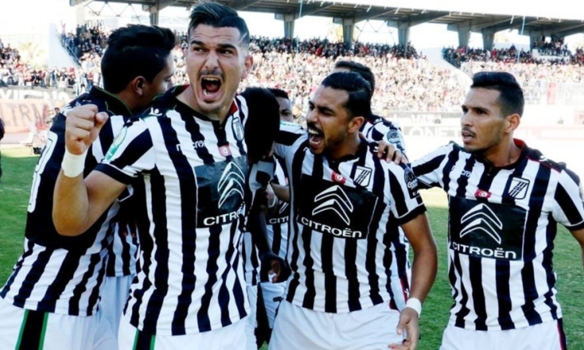 لاعب الصفاقسي التونسي يعلن انتقاله إلى الرجاء الرياضي المغربي