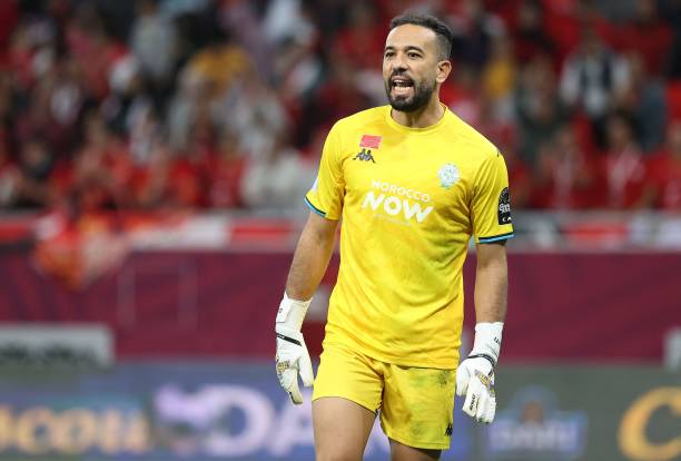 أنس زنيتي الحارس أنس الزنيتي يخرج عن صمته ويفضح ما يدور داخل الرجاء الرياضي