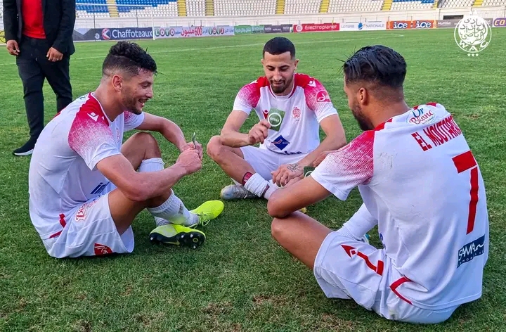 الوداد الرياضي يطيح بغريمه الرجاء الرياضي والناصيري يرد صاع البطولة للبدراوي