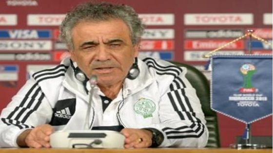 فوزي البنزرتي يتخلص من لاعبين بالرجاء الرياضي