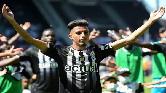 الدولي المغربي عز الدين أوناحي يحسم مستقبله مع ناديه أنجيه الفرنسي