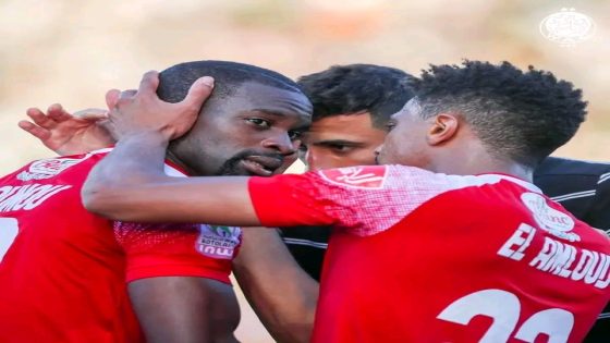 الحسين عموتة يفرض قرارا جديدا على لاعبي الوداد الرياضي قبل نهائي كأس السوبر الإفريقي
