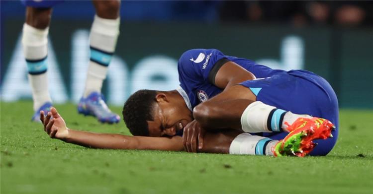 تشيلسي الإنجليزي المدافغ ويسلي فوفانا يغيب طويلا عن تشيلسي الإنجليزي