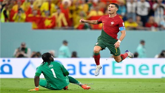 كريستيانو رونالدو مهاجم وقائد البرتغال يثر جدلا واسعا خلال مباراة منتخب بلاده أمام غانا