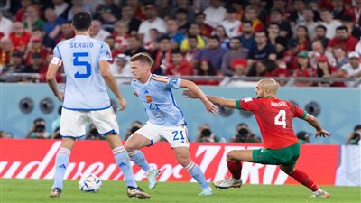 الإسباني روبرتو مارتينيز المنتخب المغربي يتسبب في إقالة مدرب لاروخا والاتحاد يحدد المدرب الأقرب لخلافة لويس إنريكي في تدريب منتخب إسبانيا