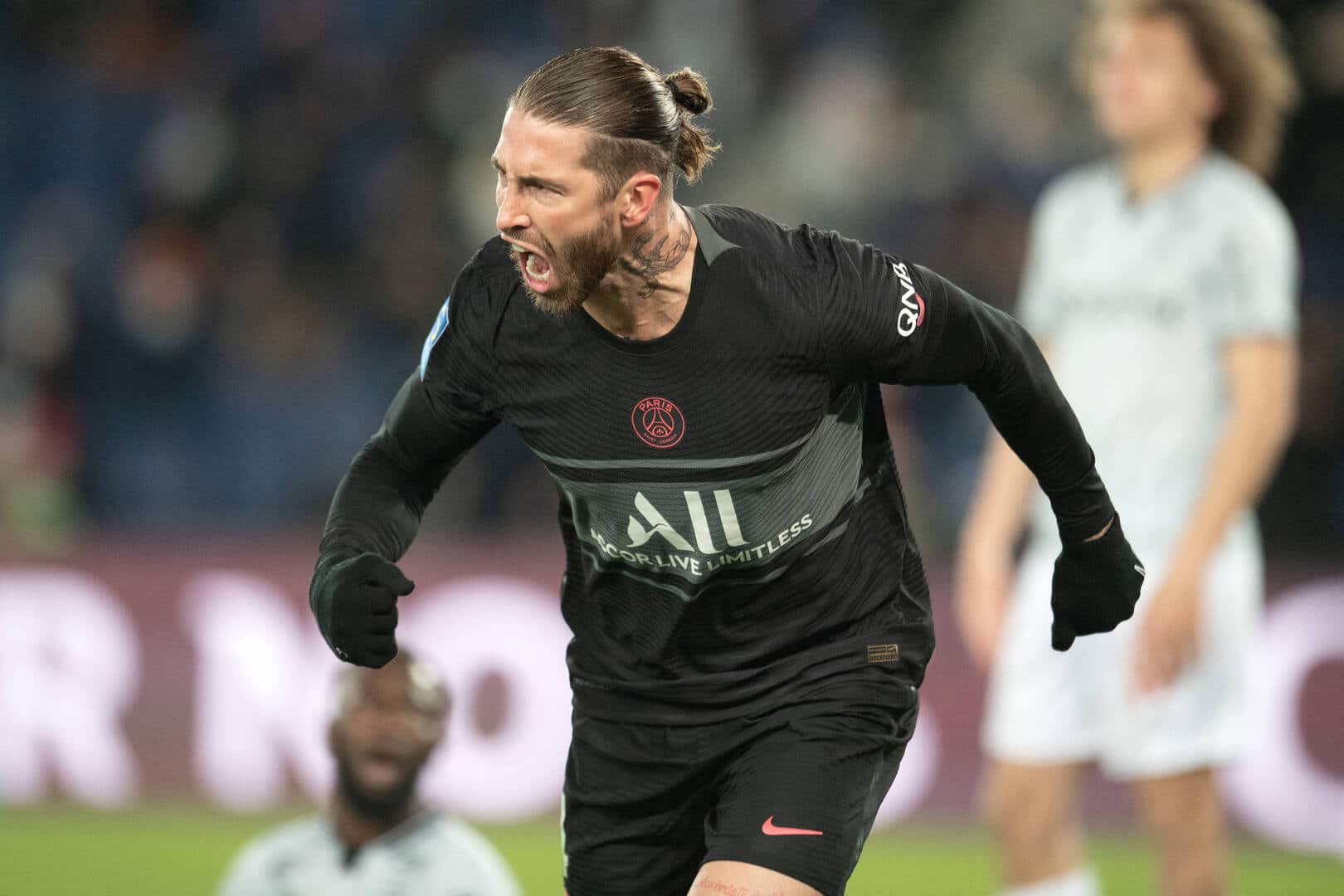 باريس سان جيرمان الفرنسي يحسم مستقبل سيرجيو راموس