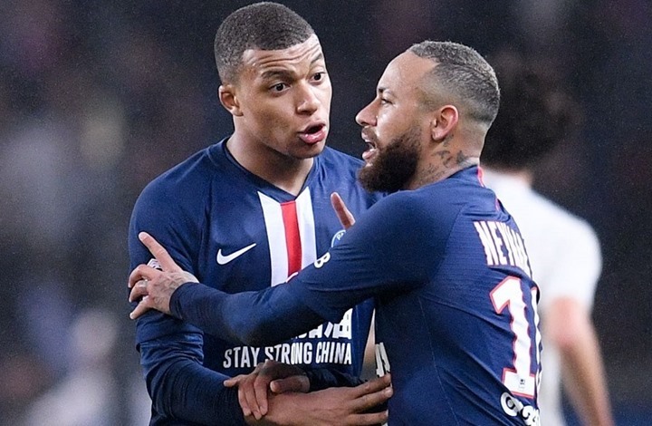 خلاف مبابي ونيمار يدفع باريس نحو نجم برشلونة