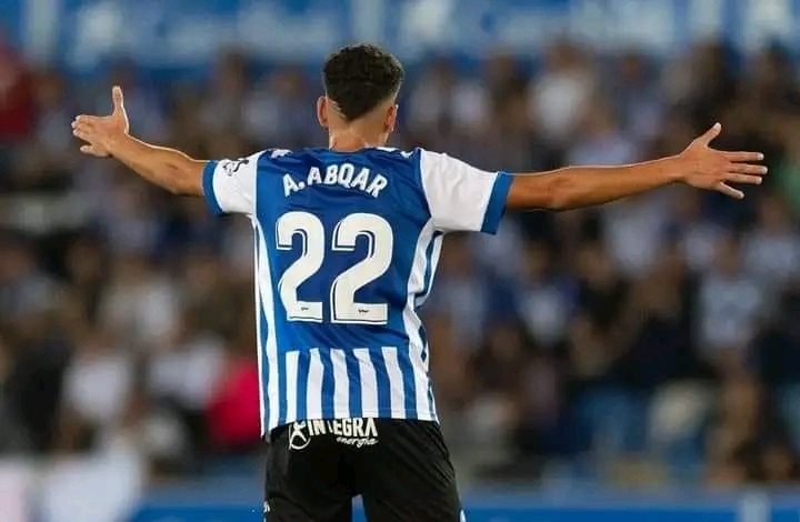 مدافع فريق آلافيس الاسباني يدق أبواب المنتخب الوطني المغربي