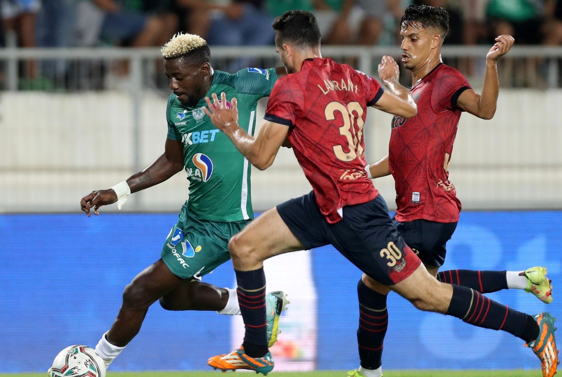 أكسيل مايي يقفل هاتفه في وجه الرجاء الرياضي و غايا مرباح يرفض قرار عزيز البدراوي